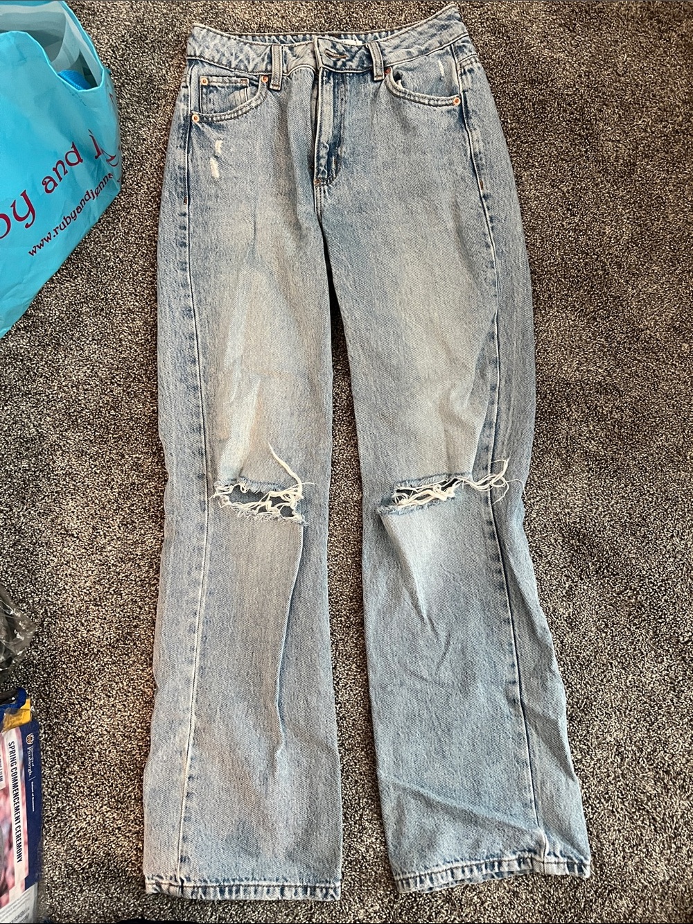 Light Blue Distressed Women's 90s Straight-Leg Jeans